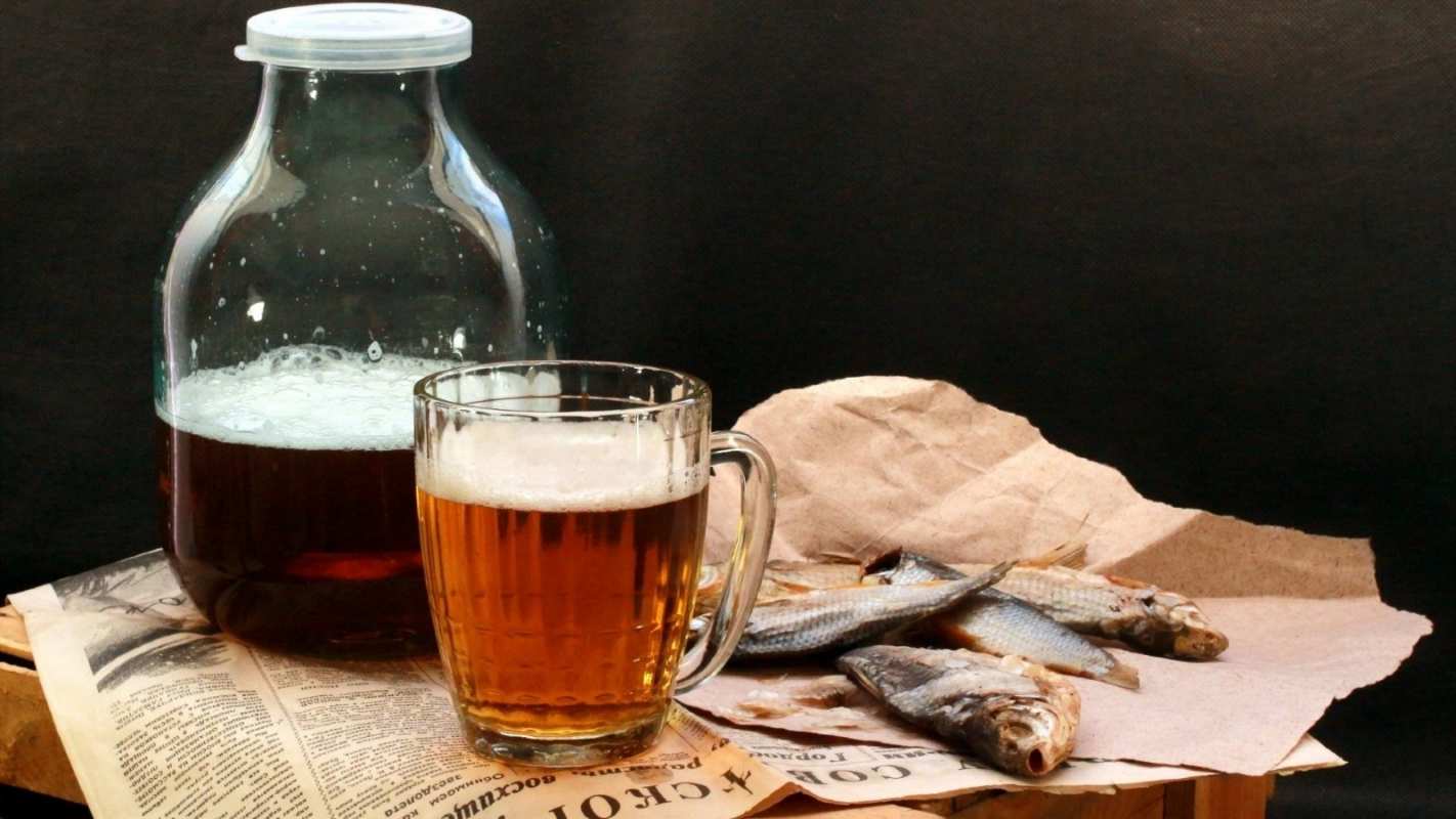 Открытка пиво с рыбкой   23 февраля  23 ақпаннан бастап 